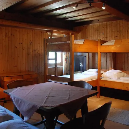 Gaestehaus Moertlmuehle Vandrarhem *